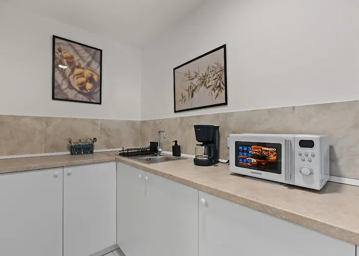 Continetal With Two Bed Apartment Bucharest